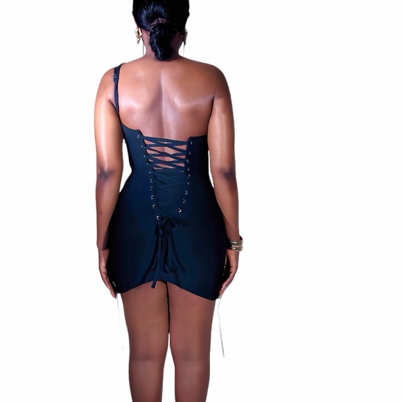 CRYSTAL FLOWER LACE UP BANDAGE BLACK DRESS - Picture 7 of 7